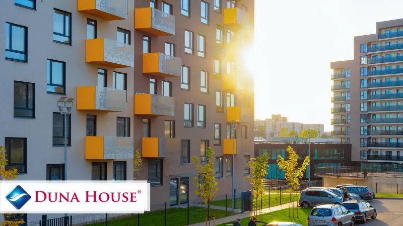 Továbbra is a kétszobás lakások a legkeresettebbek, ezek adják az eladások 45%-át.