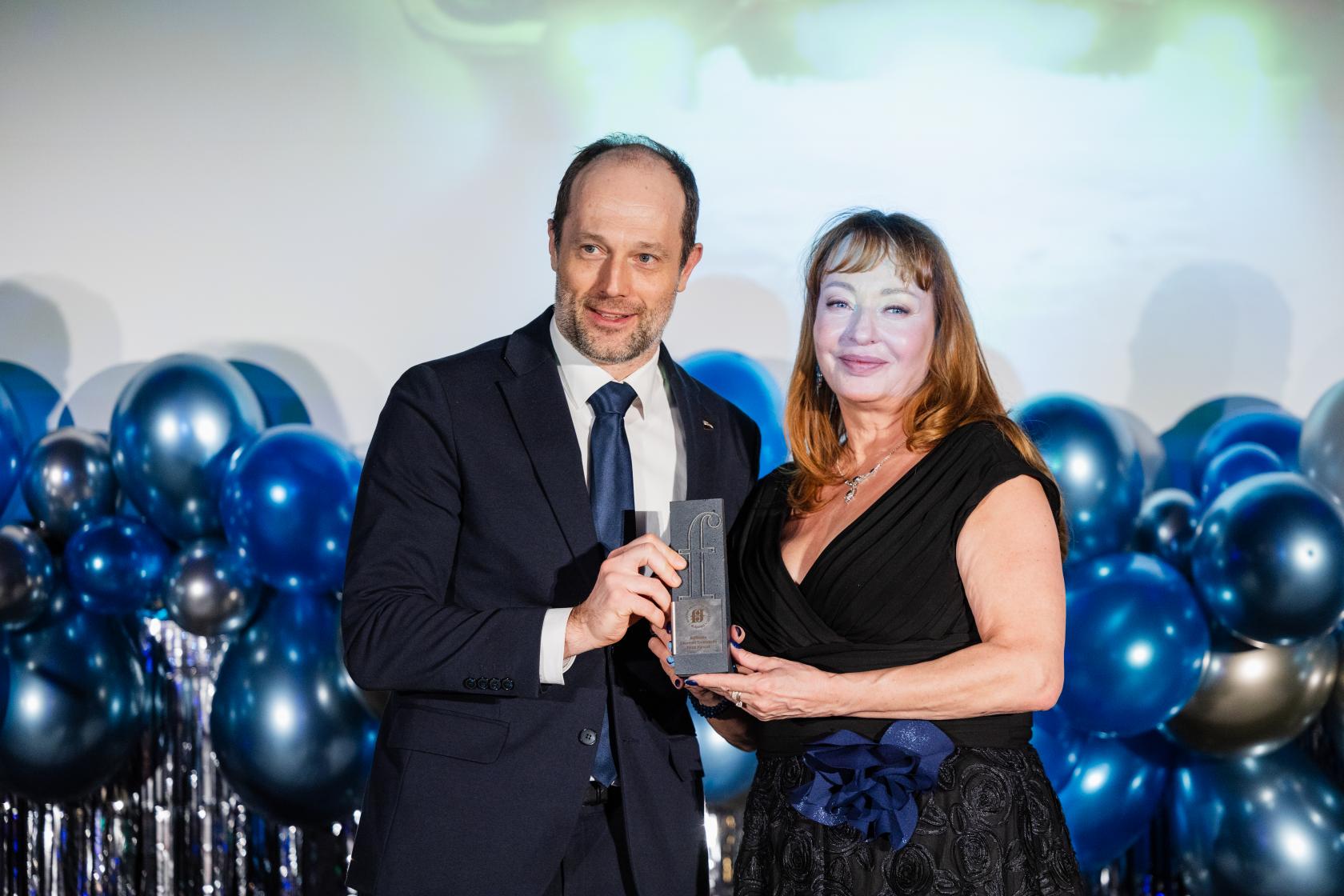 A díjat dr. Mandel Katalin, a Magyar Franchise Szövetség Főtitkára adta át Máté Ferencnek